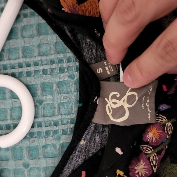 Anthropology one September floral embroidery top (black) - Picture 3 of 3
